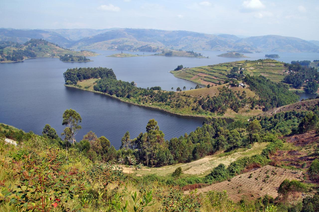 Uganda shutterstock_239480155.jpg Du kan bruge weekenderne på at udforske