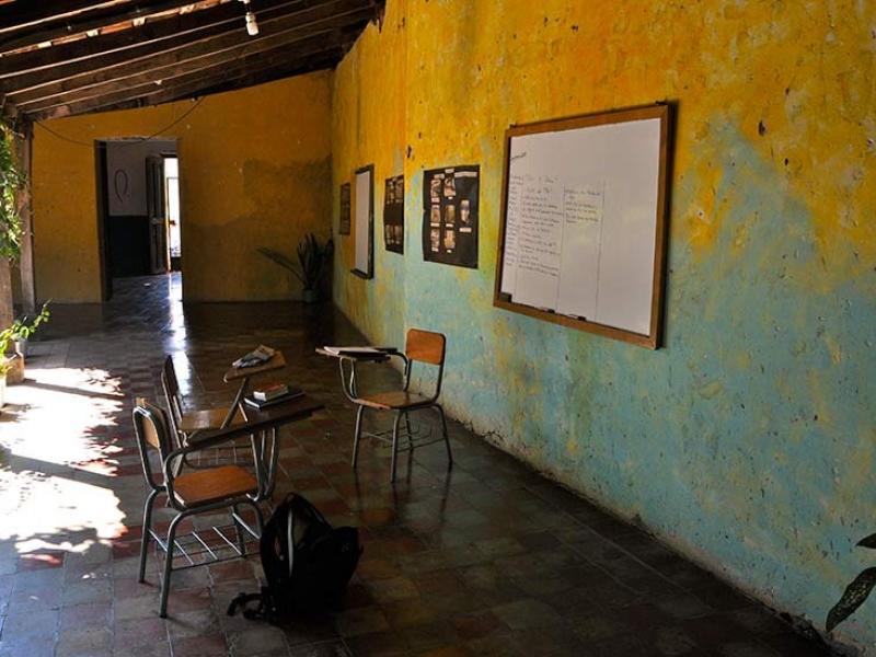 Spanskundervisning på højskole i El Salvador