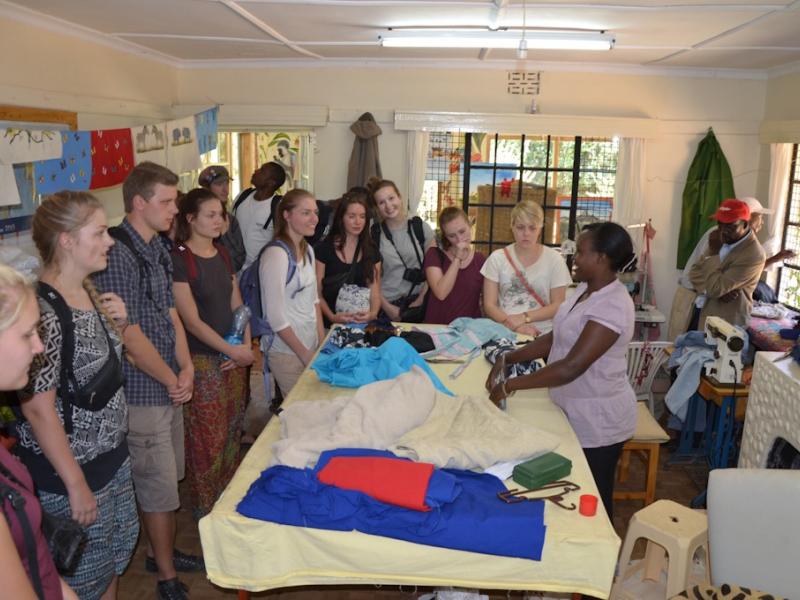 Udflugt til tekstilværksted i Kenya