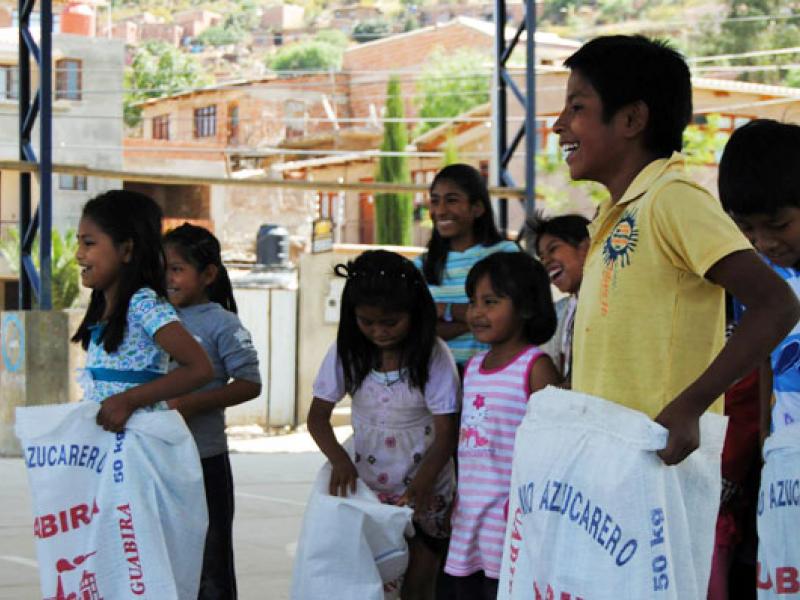 Undervis børn i engelsk i Bolivia som frivillig