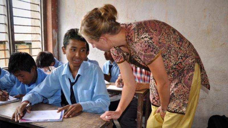 Lærerstuderende på praktik i Nepal